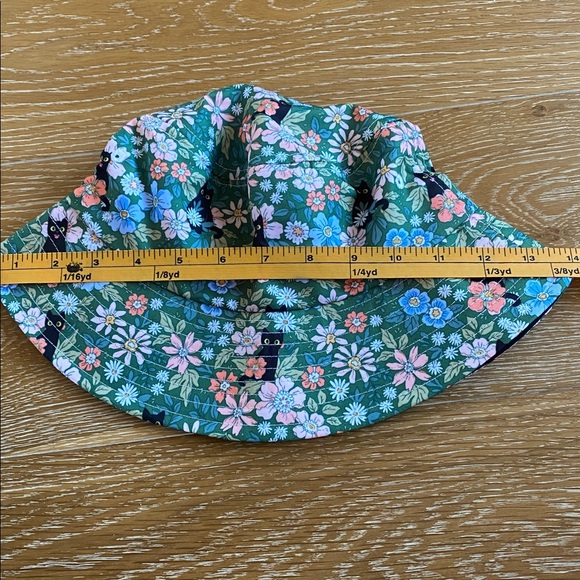 Floral Cat Print Bucket Hat - Picture 7 of 8